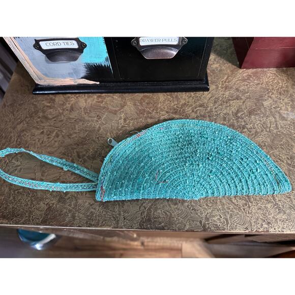 Up-cycled Taco Wallet with inside pockets - Picture 5 of 7